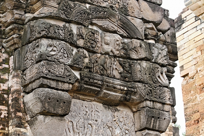 Prasat Sa Kamphaeng Yai-054